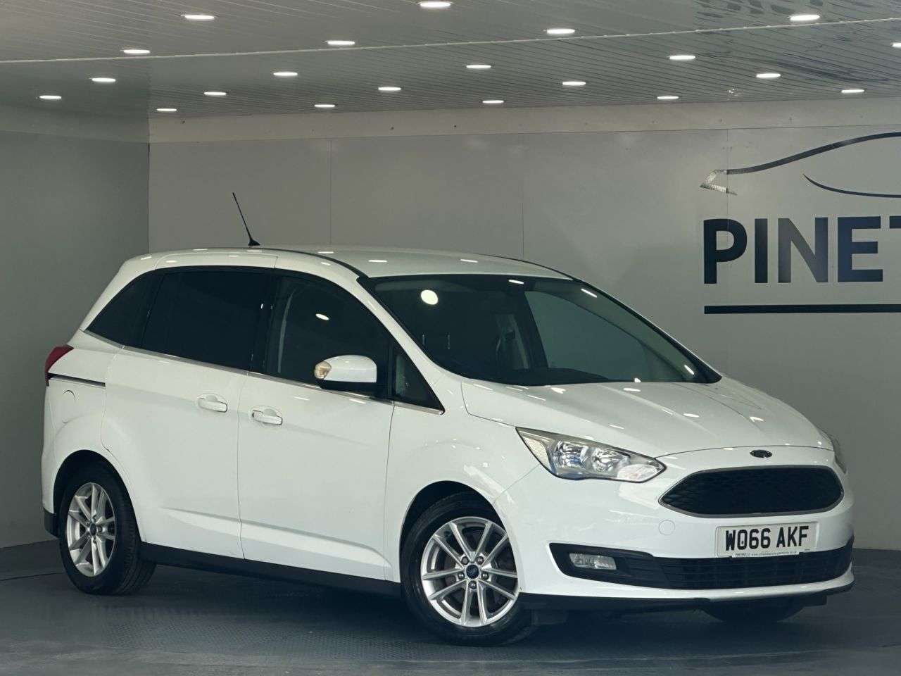 A 2017 FORD GRAND C-MAX 1.5 TDCi Zetec MPV 5dr Diesel Manual Euro 6 (s/s) (120 ps) A 2017 FORD GRAND C-MAX 1.5 TDCi Zetec MPV 5dr Diesel Manual Euro 6 (s/s) (120 ps)