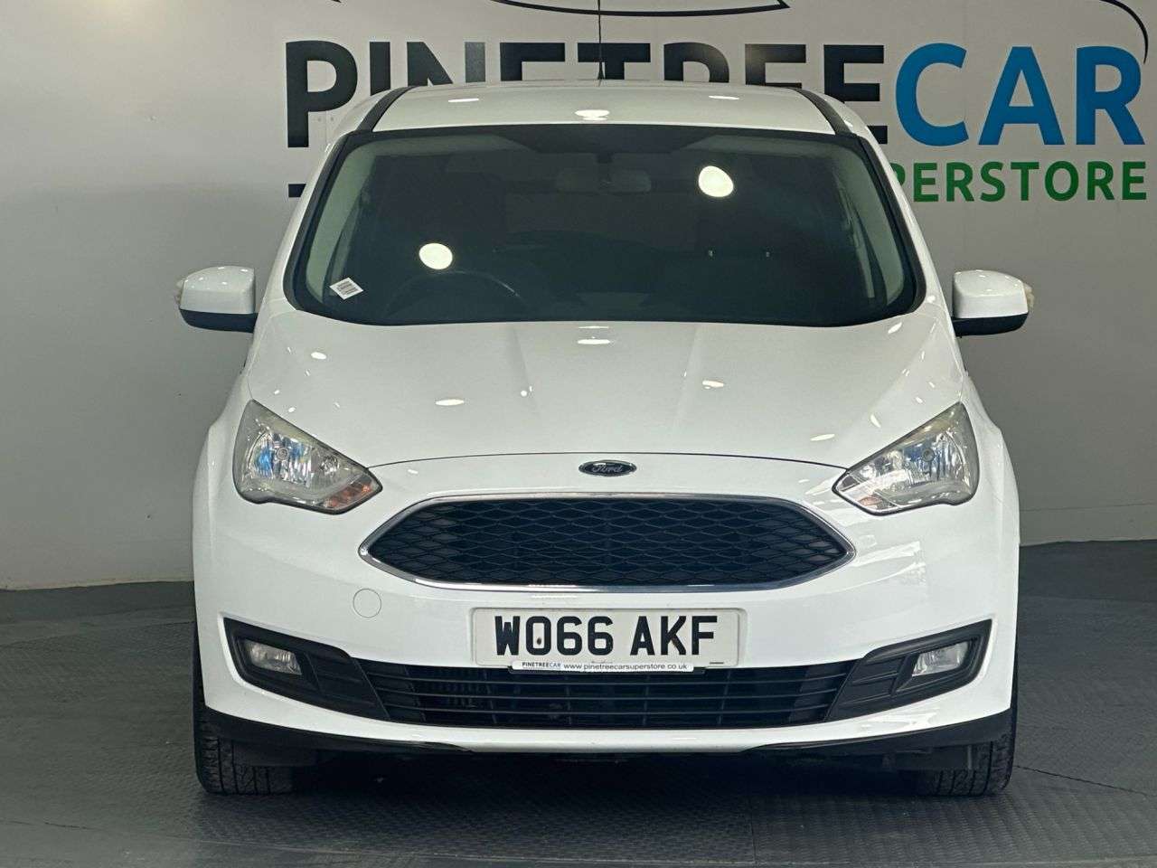 A 2017 FORD GRAND C-MAX 1.5 TDCi Zetec MPV 5dr Diesel Manual Euro 6 (s/s) (120 ps) A 2017 FORD GRAND C-MAX 1.5 TDCi Zetec MPV 5dr Diesel Manual Euro 6 (s/s) (120 ps)