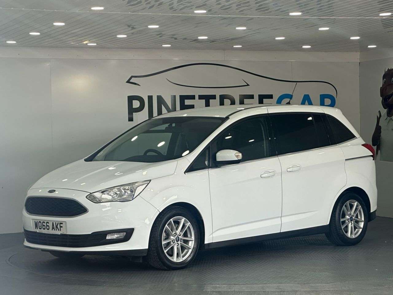 A 2017 FORD GRAND C-MAX 1.5 TDCi Zetec MPV 5dr Diesel Manual Euro 6 (s/s) (120 ps) A 2017 FORD GRAND C-MAX 1.5 TDCi Zetec MPV 5dr Diesel Manual Euro 6 (s/s) (120 ps)