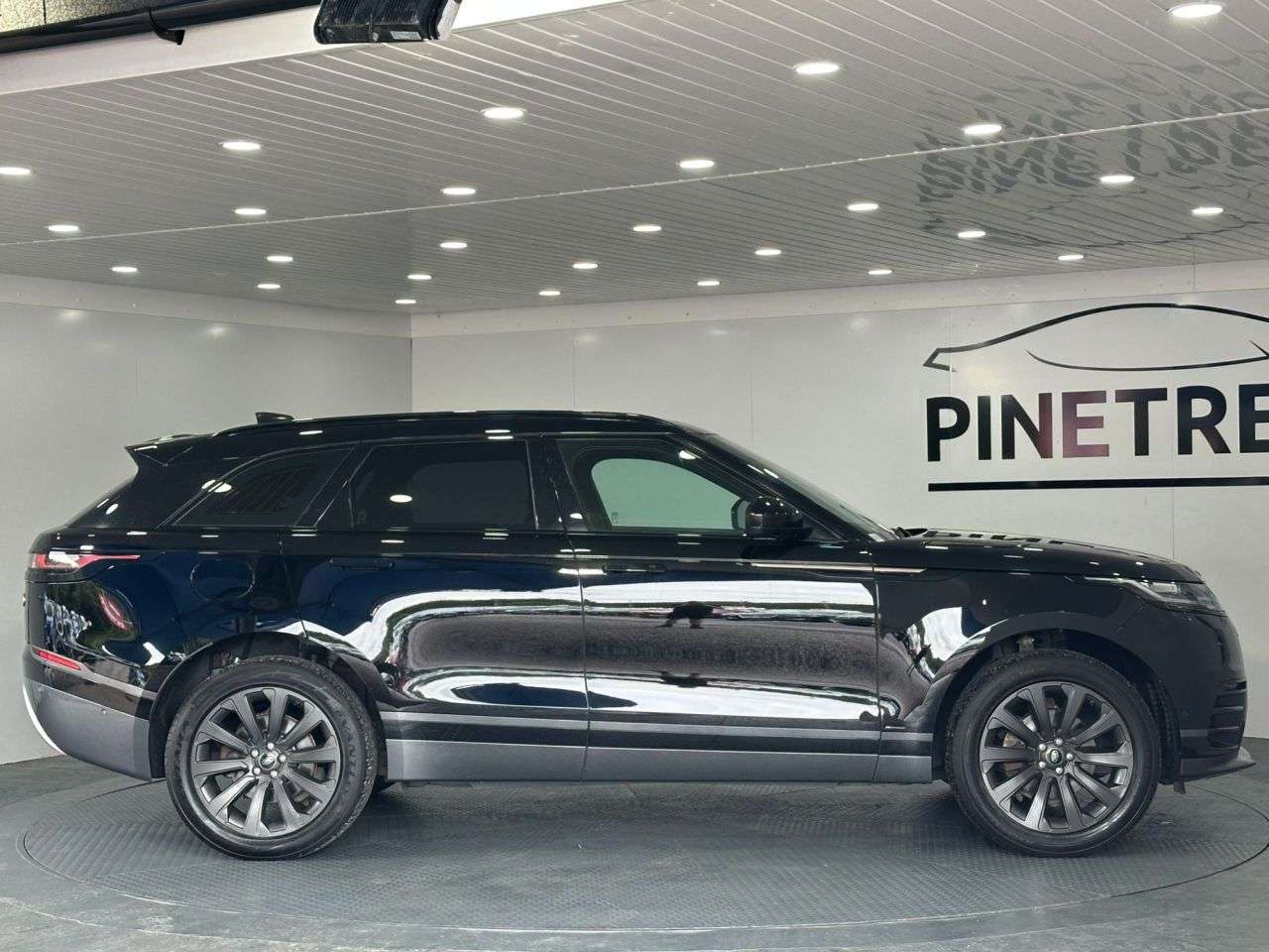 2018 LAND ROVER RANGE ROVER VELAR 2018 LAND ROVER RANGE ROVER VELAR