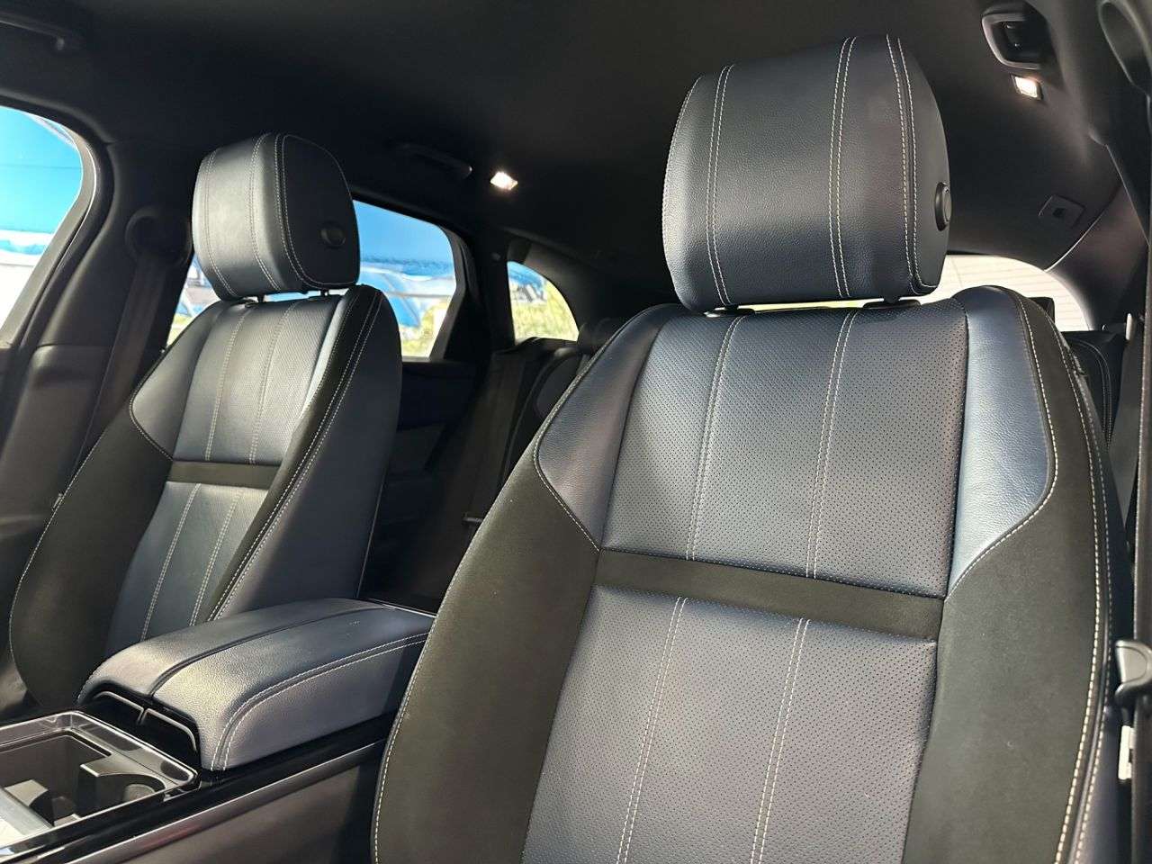 2018 LAND ROVER RANGE ROVER VELAR 2018 LAND ROVER RANGE ROVER VELAR