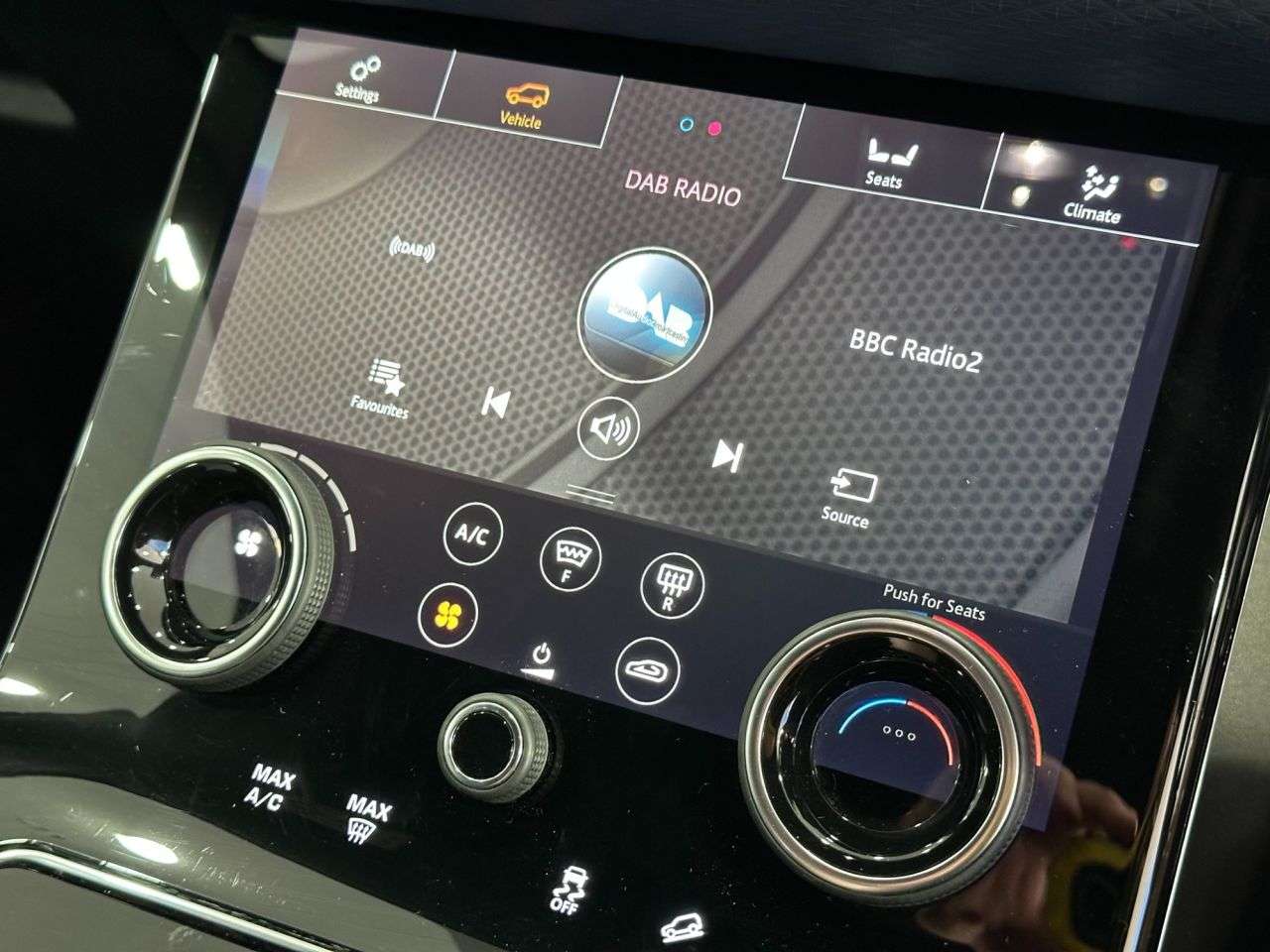 2018 LAND ROVER RANGE ROVER VELAR 2018 LAND ROVER RANGE ROVER VELAR