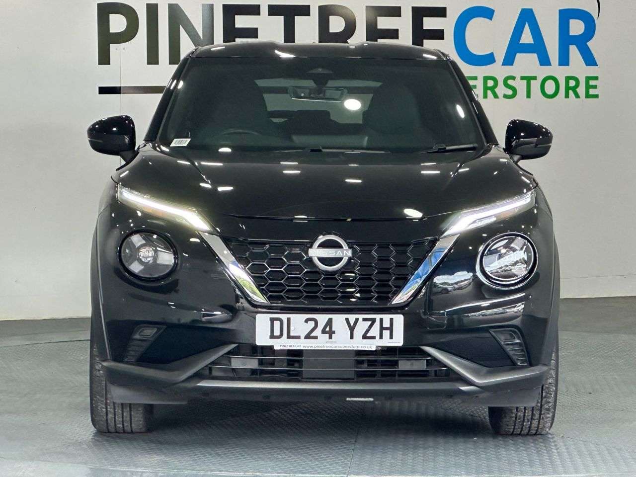 A 2024 NISSAN JUKE 1.6 N-Connecta SUV 5dr Petrol Hybrid Auto Euro 6 (143 ps) A 2024 NISSAN JUKE 1.6 N-Connecta SUV 5dr Petrol Hybrid Auto Euro 6 (143 ps)