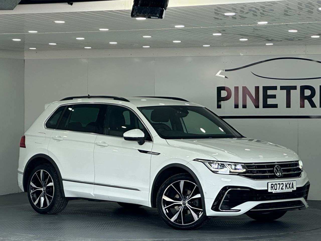 A 2022 VOLKSWAGEN TIGUAN 1.5 TSI R-Line SUV 5dr Petrol DSG Euro 6 (s/s) (150 ps) A 2022 VOLKSWAGEN TIGUAN 1.5 TSI R-Line SUV 5dr Petrol DSG Euro 6 (s/s) (150 ps)