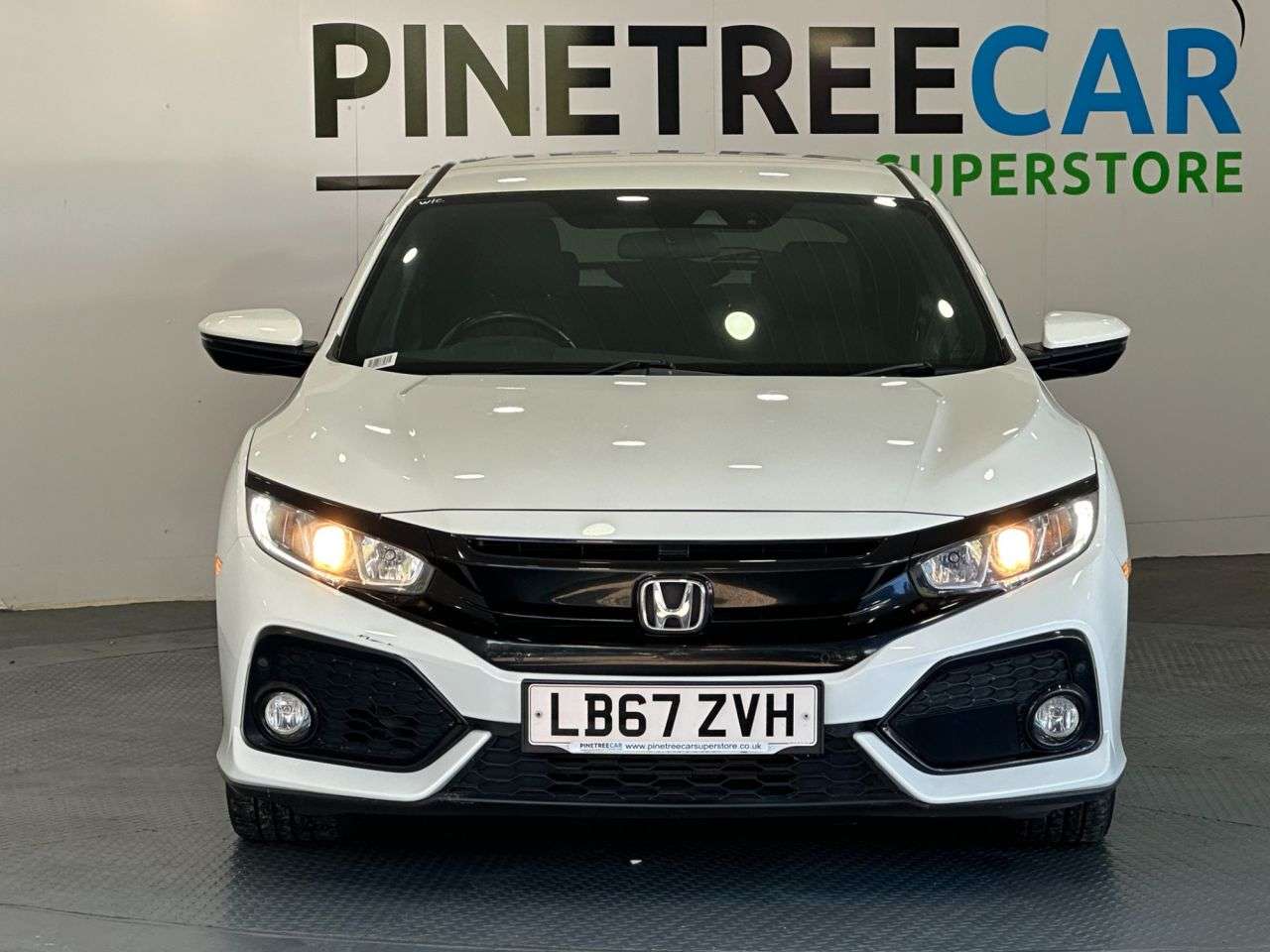 A 2018 HONDA CIVIC 1.0 VTEC Turbo SR Hatchback 5dr Petrol Manual Euro 6 (s/s) (129 ps) A 2018 HONDA CIVIC 1.0 VTEC Turbo SR Hatchback 5dr Petrol Manual Euro 6 (s/s) (129 ps)