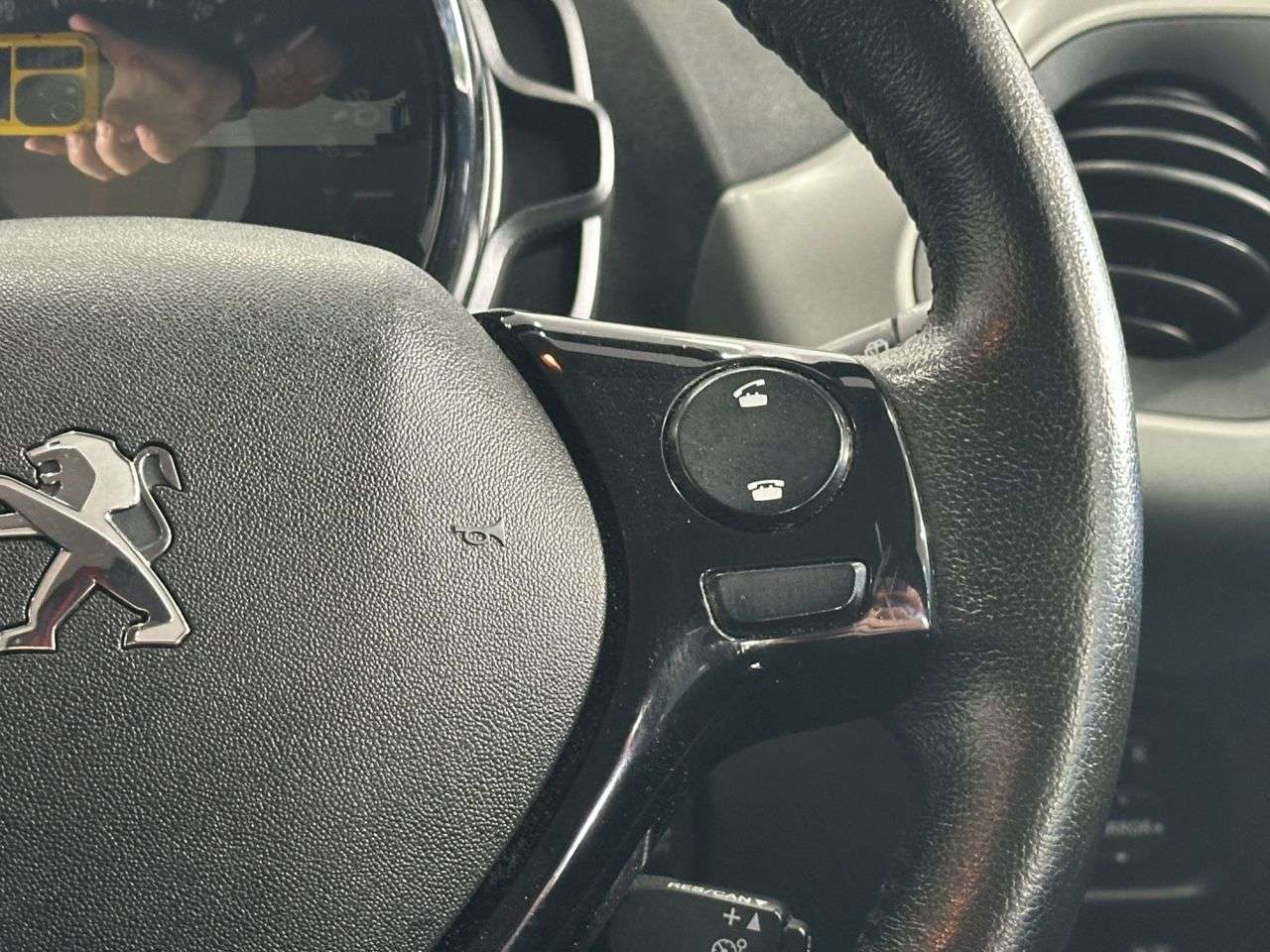 2015 PEUGEOT 108 2015 PEUGEOT 108