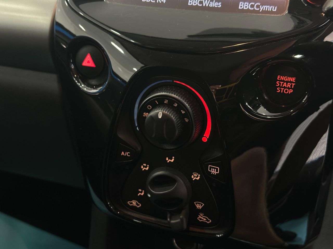 2015 PEUGEOT 108 2015 PEUGEOT 108