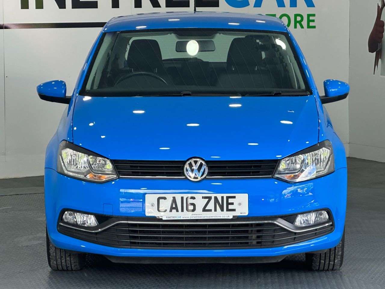 A 2016 VOLKSWAGEN POLO 1.0 BlueMotion Tech SE Hatchback 5dr Petrol Manual Euro 6 (s/s) (60 ps) A 2016 VOLKSWAGEN POLO 1.0 BlueMotion Tech SE Hatchback 5dr Petrol Manual Euro 6 (s/s) (60 ps)