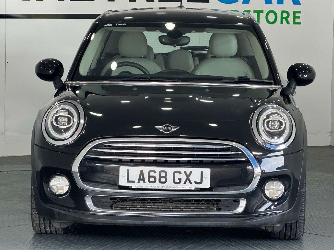 A 2018 MINI HATCH 1.5 Cooper Exclusive Hatchback 5dr Petrol Steptronic Euro 6 (s/s) (136 ps) A 2018 MINI HATCH 1.5 Cooper Exclusive Hatchback 5dr Petrol Steptronic Euro 6 (s/s) (136 ps)
