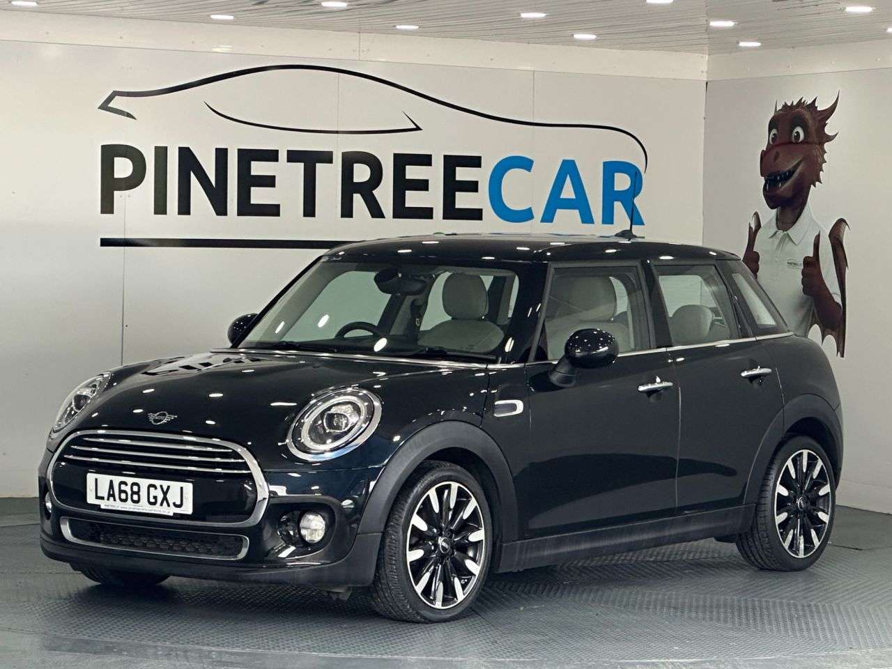 A 2018 MINI HATCH 1.5 Cooper Exclusive Hatchback 5dr Petrol Steptronic Euro 6 (s/s) (136 ps) A 2018 MINI HATCH 1.5 Cooper Exclusive Hatchback 5dr Petrol Steptronic Euro 6 (s/s) (136 ps)