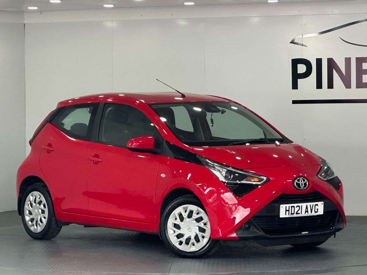 A 2021 TOYOTA AYGO 1.0 VVT-i x-play Hatchback 5dr Petrol x-shift Euro 6 (Safety Sense) (71 ps) A 2021 TOYOTA AYGO 1.0 VVT-i x-play Hatchback 5dr Petrol x-shift Euro 6 (Safety Sense) (71 ps)