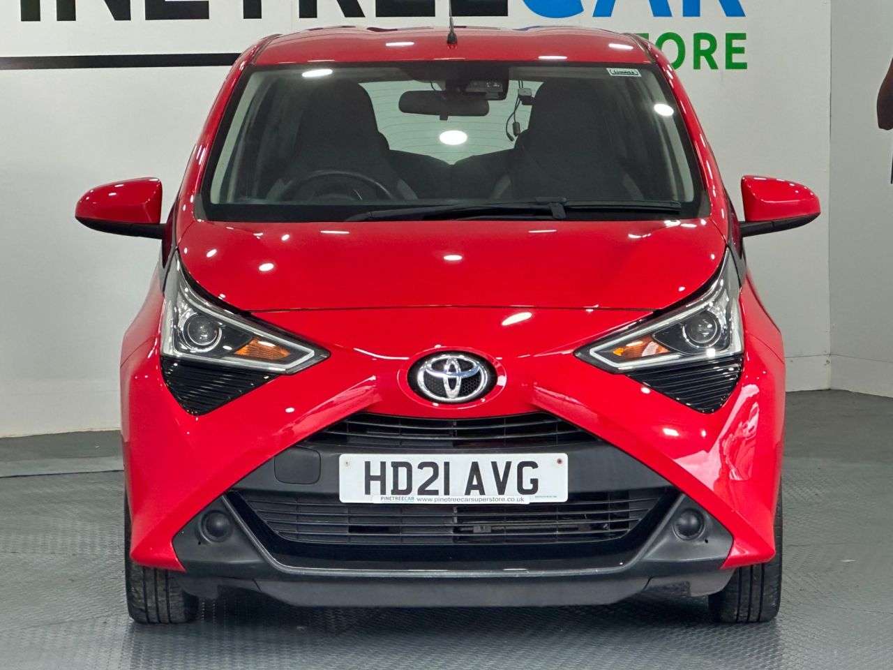 A 2021 TOYOTA AYGO 1.0 VVT-i x-play Hatchback 5dr Petrol x-shift Euro 6 (Safety Sense) (71 ps) A 2021 TOYOTA AYGO 1.0 VVT-i x-play Hatchback 5dr Petrol x-shift Euro 6 (Safety Sense) (71 ps)