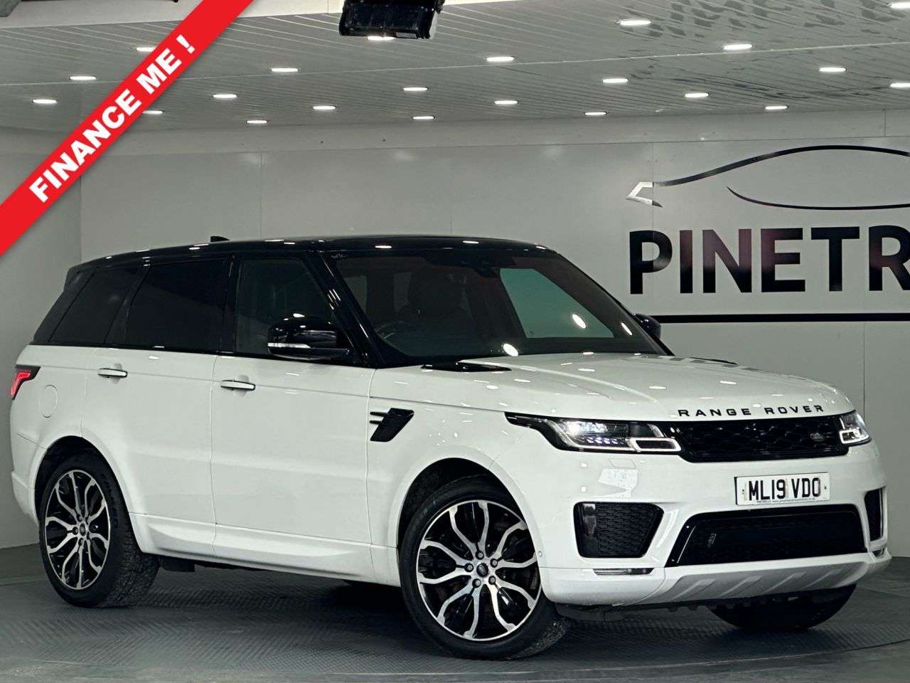 A 2019 LAND ROVER RANGE ROVER SPORT 3.0 SD V6 Autobiography Dynamic SUV 5dr Diesel Auto 4WD Euro 6 (s/s) (306 p A 2019 LAND ROVER RANGE ROVER SPORT 3.0 SD V6 Autobiography Dynamic SUV 5dr Diesel Auto 4WD Euro 6 (s/s) (306 p