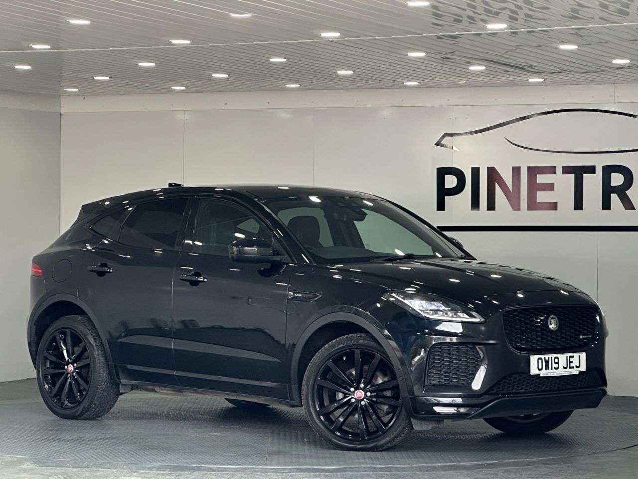 A 2019 JAGUAR E-PACE 2.0 D180 R-Dynamic HSE SUV 5dr Diesel Auto AWD Euro 6 (s/s) (180 ps) A 2019 JAGUAR E-PACE 2.0 D180 R-Dynamic HSE SUV 5dr Diesel Auto AWD Euro 6 (s/s) (180 ps)