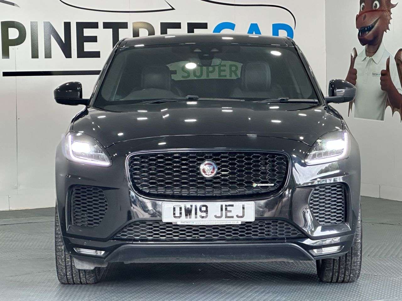 A 2019 JAGUAR E-PACE 2.0 D180 R-Dynamic HSE SUV 5dr Diesel Auto AWD Euro 6 (s/s) (180 ps) A 2019 JAGUAR E-PACE 2.0 D180 R-Dynamic HSE SUV 5dr Diesel Auto AWD Euro 6 (s/s) (180 ps)
