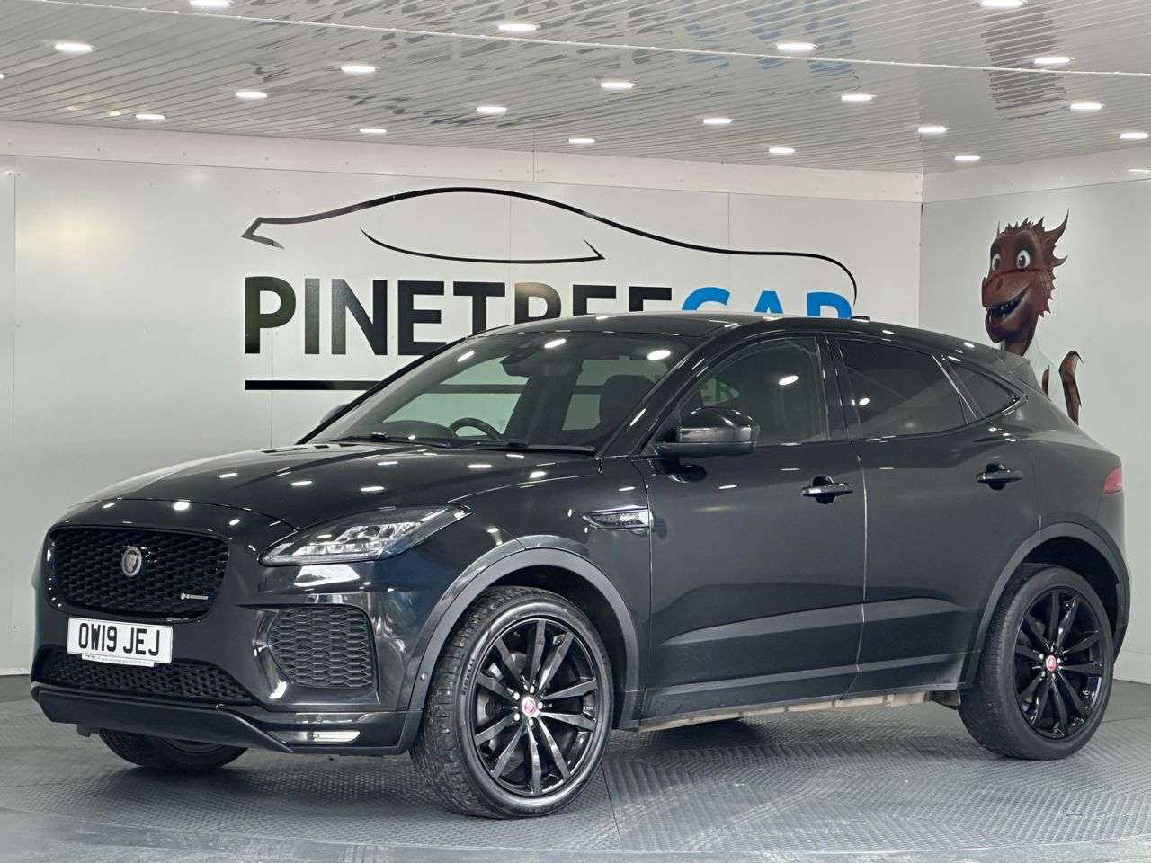 A 2019 JAGUAR E-PACE 2.0 D180 R-Dynamic HSE SUV 5dr Diesel Auto AWD Euro 6 (s/s) (180 ps) A 2019 JAGUAR E-PACE 2.0 D180 R-Dynamic HSE SUV 5dr Diesel Auto AWD Euro 6 (s/s) (180 ps)