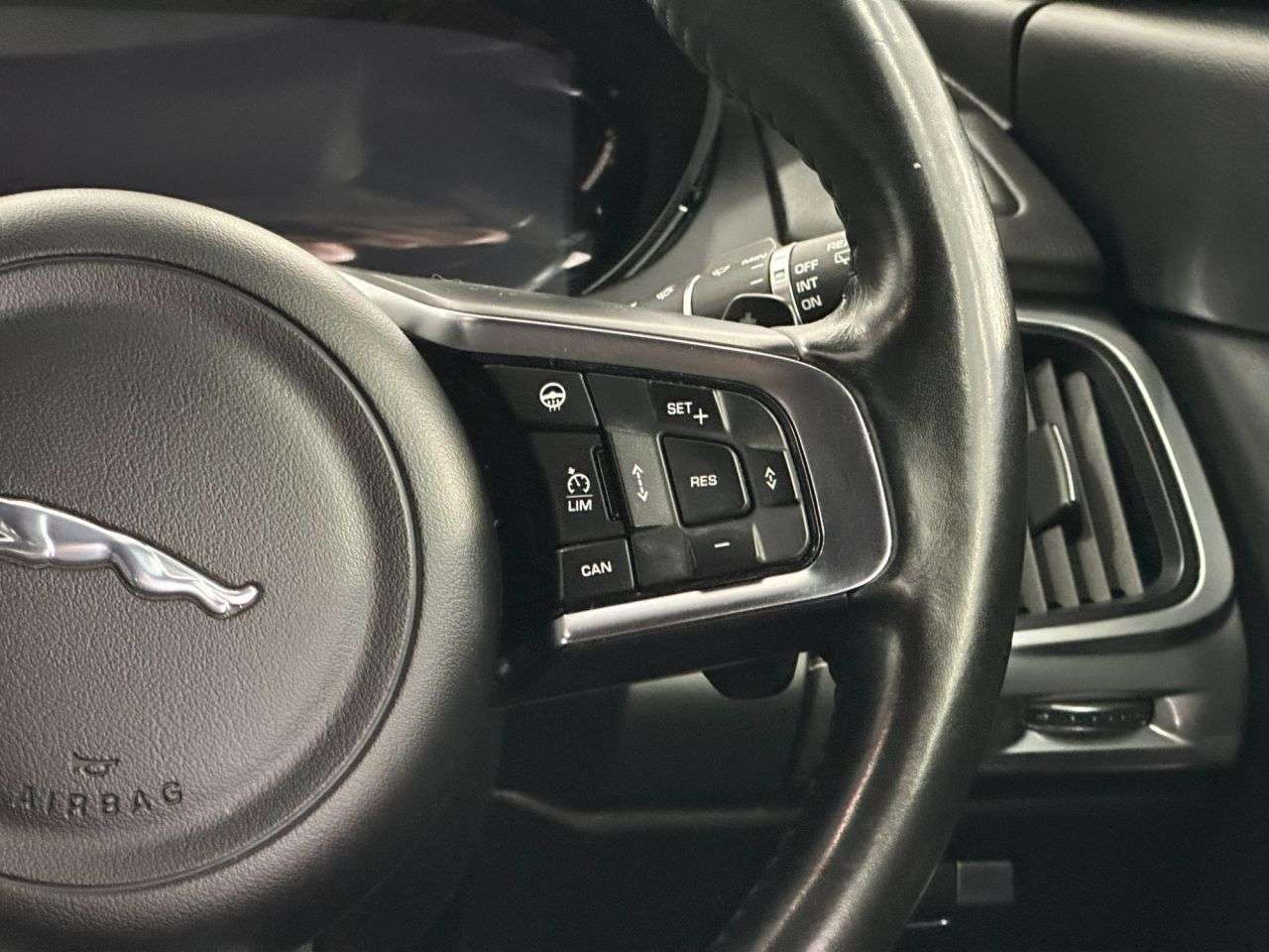 2019 JAGUAR E-PACE 2019 JAGUAR E-PACE