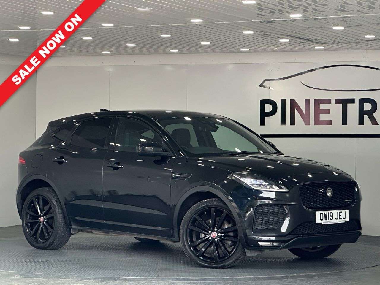 A 2019 JAGUAR E-PACE 2.0 D180 R-Dynamic HSE SUV 5dr Diesel Auto AWD Euro 6 (s/s) (180 ps) A 2019 JAGUAR E-PACE 2.0 D180 R-Dynamic HSE SUV 5dr Diesel Auto AWD Euro 6 (s/s) (180 ps)