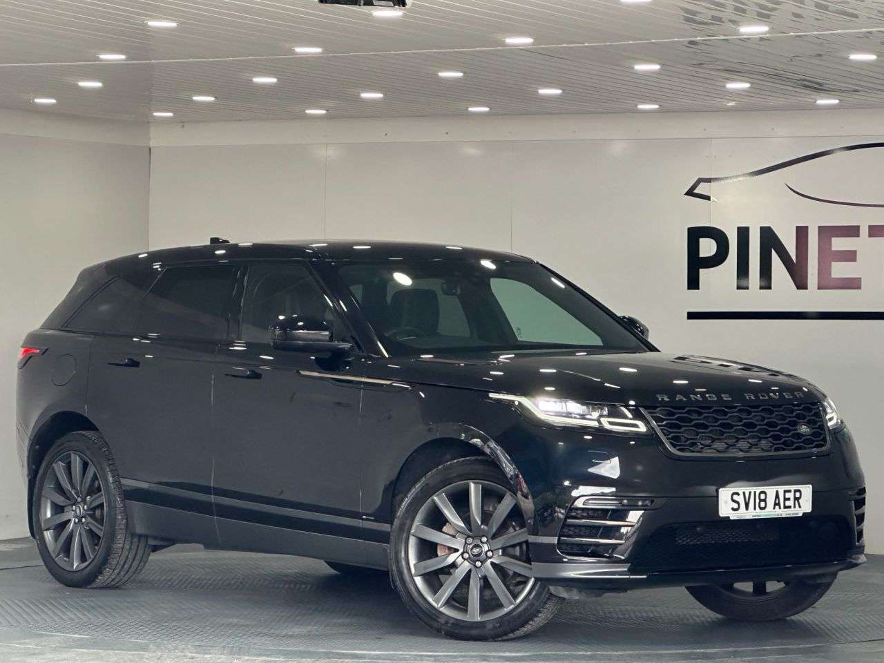 A 2018 LAND ROVER RANGE ROVER VELAR 2.0 D240 R-Dynamic HSE SUV 5dr Diesel Auto 4WD Euro 6 (s/s) (240 ps) A 2018 LAND ROVER RANGE ROVER VELAR 2.0 D240 R-Dynamic HSE SUV 5dr Diesel Auto 4WD Euro 6 (s/s) (240 ps)