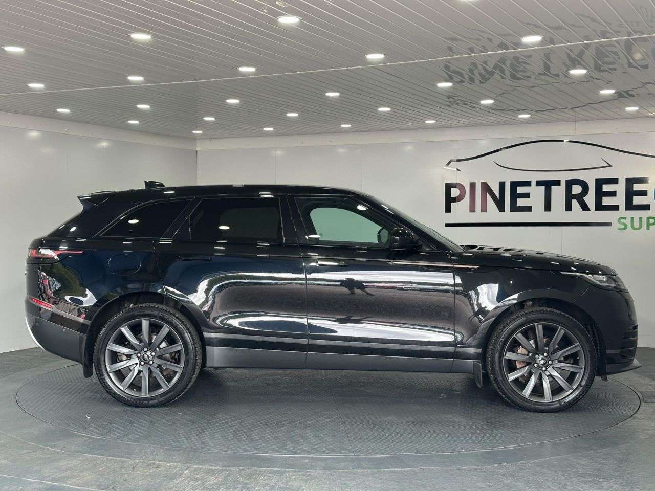 2018 LAND ROVER RANGE ROVER VELAR 2018 LAND ROVER RANGE ROVER VELAR