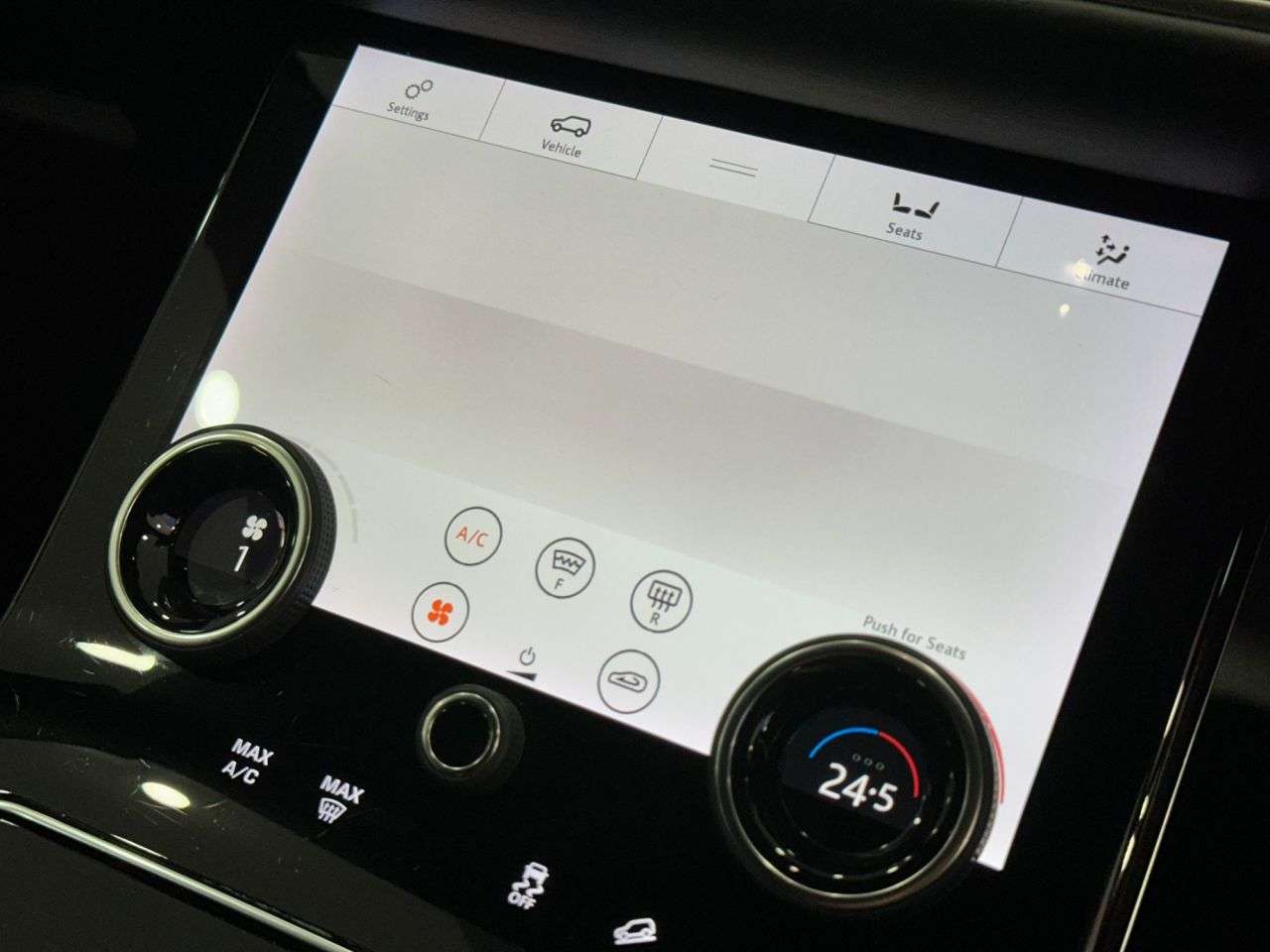 2018 LAND ROVER RANGE ROVER VELAR 2018 LAND ROVER RANGE ROVER VELAR