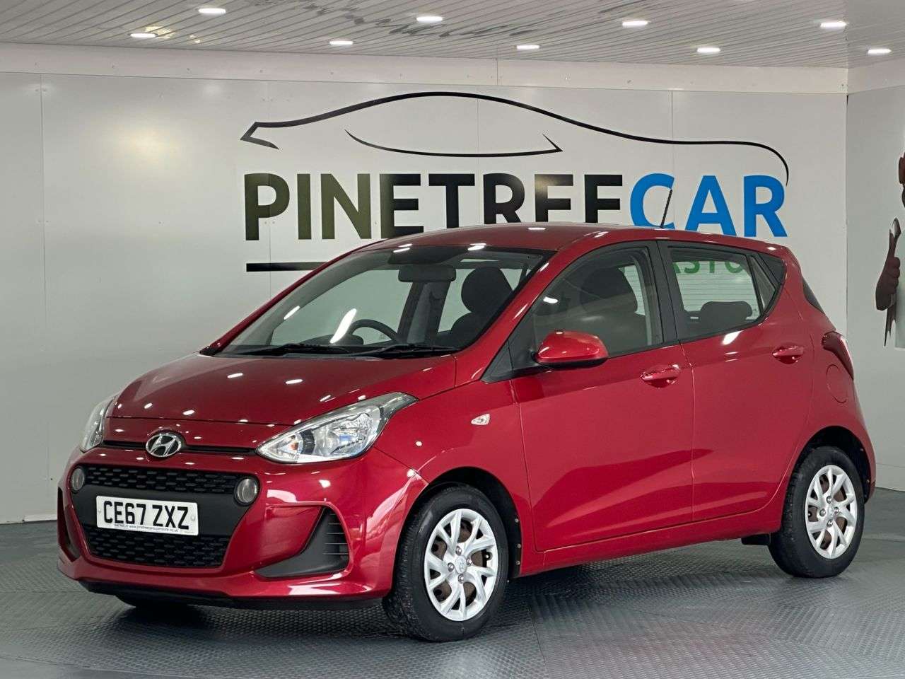A 2017 HYUNDAI I10 1.0 SE Hatchback 5dr Petrol Manual Euro 6 (66 ps) A 2017 HYUNDAI I10 1.0 SE Hatchback 5dr Petrol Manual Euro 6 (66 ps)