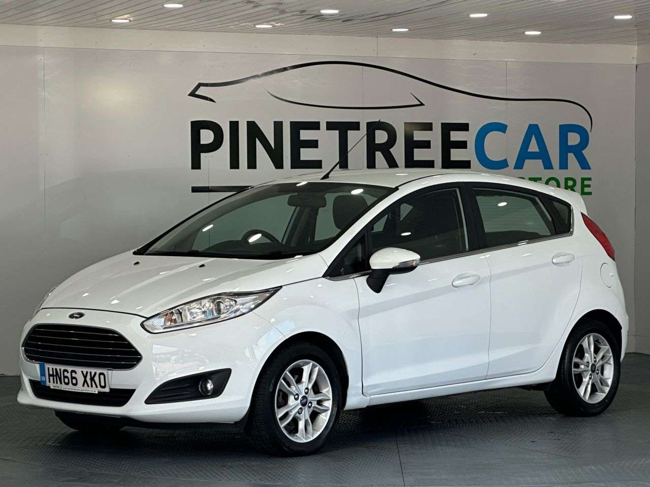 A 2016 FORD FIESTA 1.0T EcoBoost Zetec Hatchback 5dr Petrol Manual Euro 6 (s/s) (100 ps) A 2016 FORD FIESTA 1.0T EcoBoost Zetec Hatchback 5dr Petrol Manual Euro 6 (s/s) (100 ps)