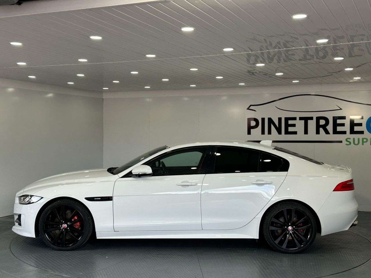 2019 JAGUAR XE 2019 JAGUAR XE