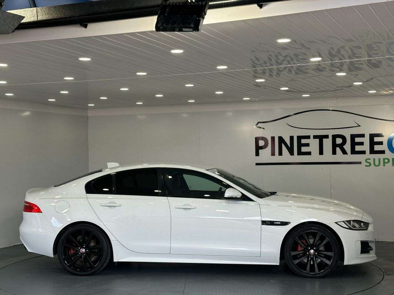 2019 JAGUAR XE 2019 JAGUAR XE