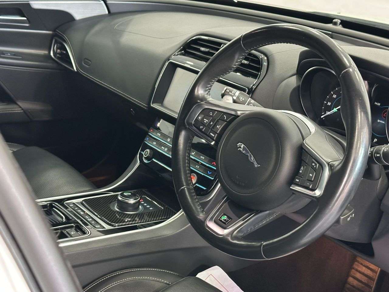 2019 JAGUAR XE 2019 JAGUAR XE