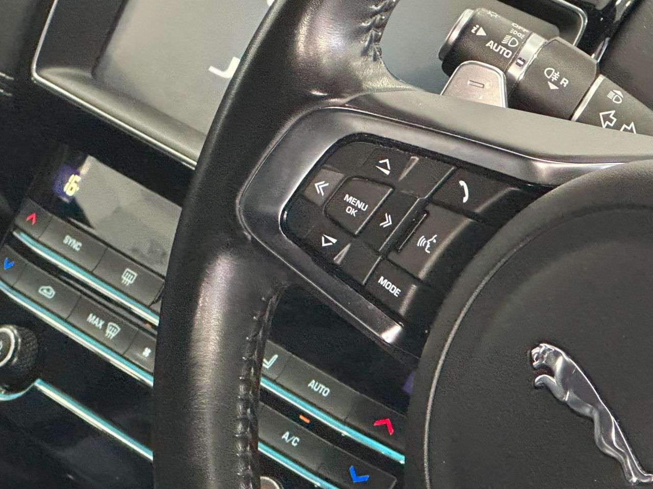 2019 JAGUAR XE 2019 JAGUAR XE