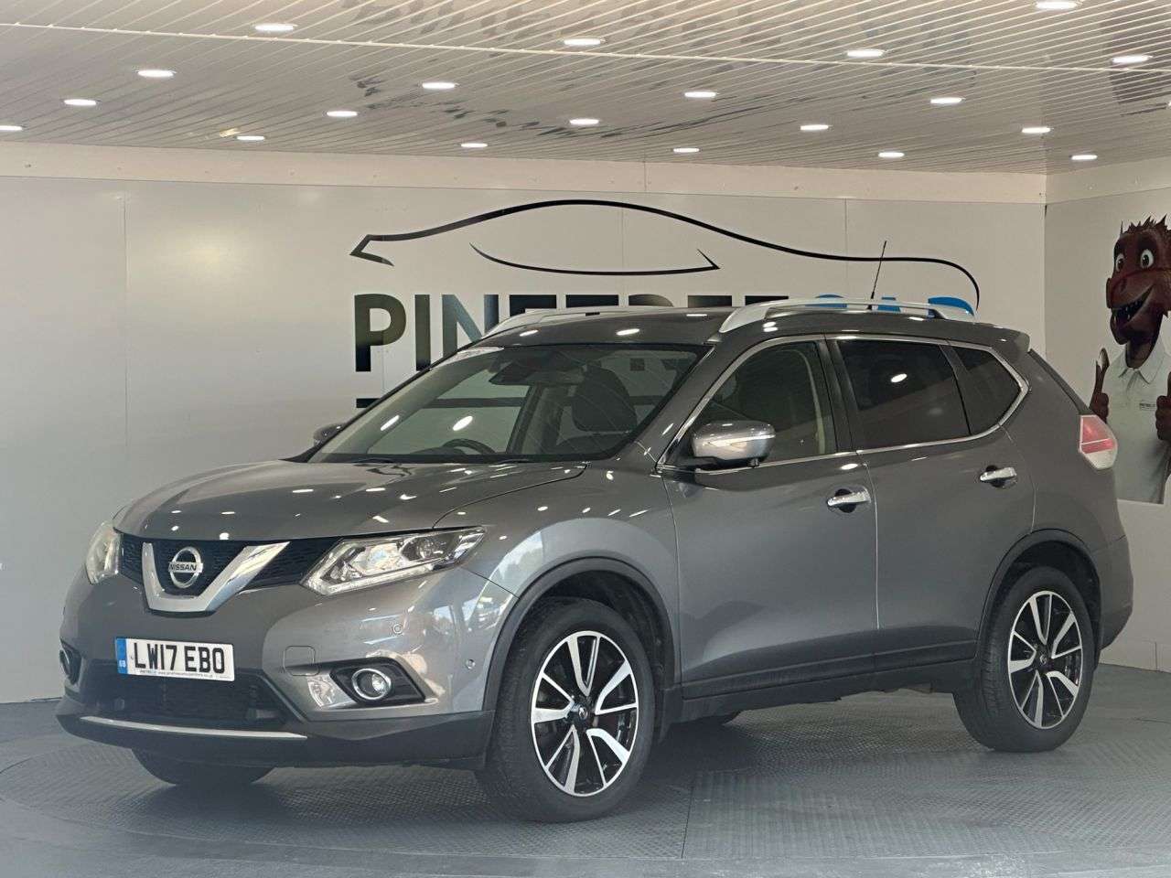 A 2017 NISSAN X-TRAIL 1.6 dCi Tekna SUV 5dr Diesel XTRON Euro 6 (s/s) (130 ps) A 2017 NISSAN X-TRAIL 1.6 dCi Tekna SUV 5dr Diesel XTRON Euro 6 (s/s) (130 ps)