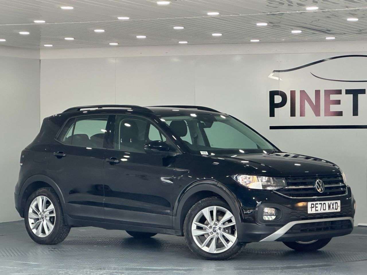 A 2020 VOLKSWAGEN T-CROSS 1.6 TDI SE SUV 5dr Diesel Manual Euro 6 (s/s) (95 ps) A 2020 VOLKSWAGEN T-CROSS 1.6 TDI SE SUV 5dr Diesel Manual Euro 6 (s/s) (95 ps)