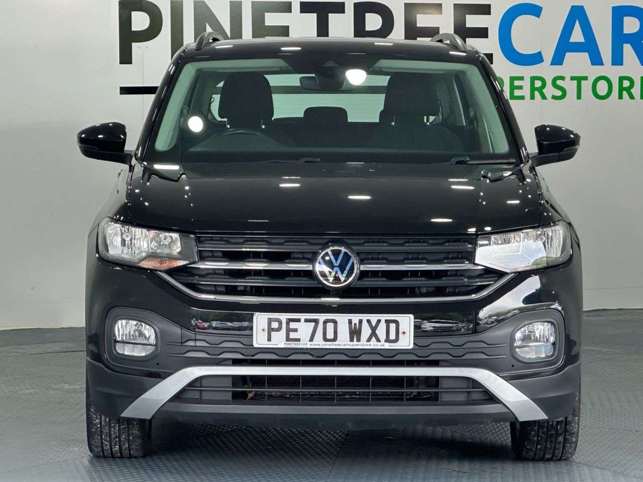 A 2020 VOLKSWAGEN T-CROSS 1.6 TDI SE SUV 5dr Diesel Manual Euro 6 (s/s) (95 ps) A 2020 VOLKSWAGEN T-CROSS 1.6 TDI SE SUV 5dr Diesel Manual Euro 6 (s/s) (95 ps)