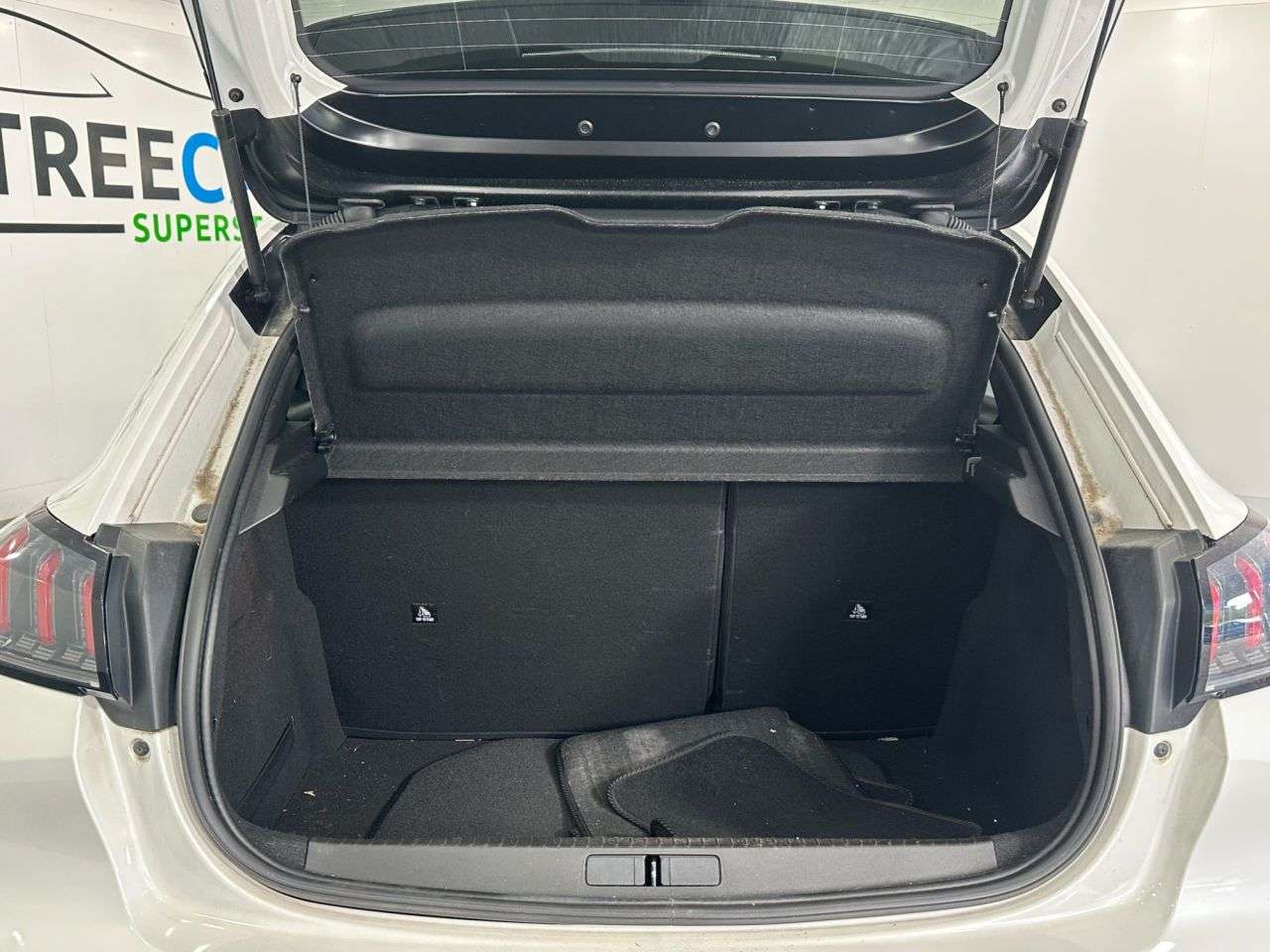 2021 PEUGEOT 208 2021 PEUGEOT 208