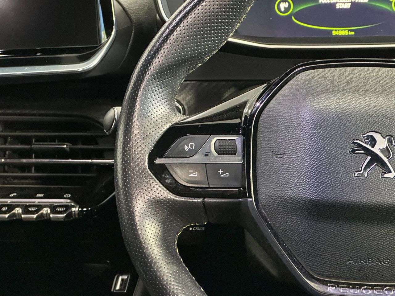 2021 PEUGEOT 208 2021 PEUGEOT 208