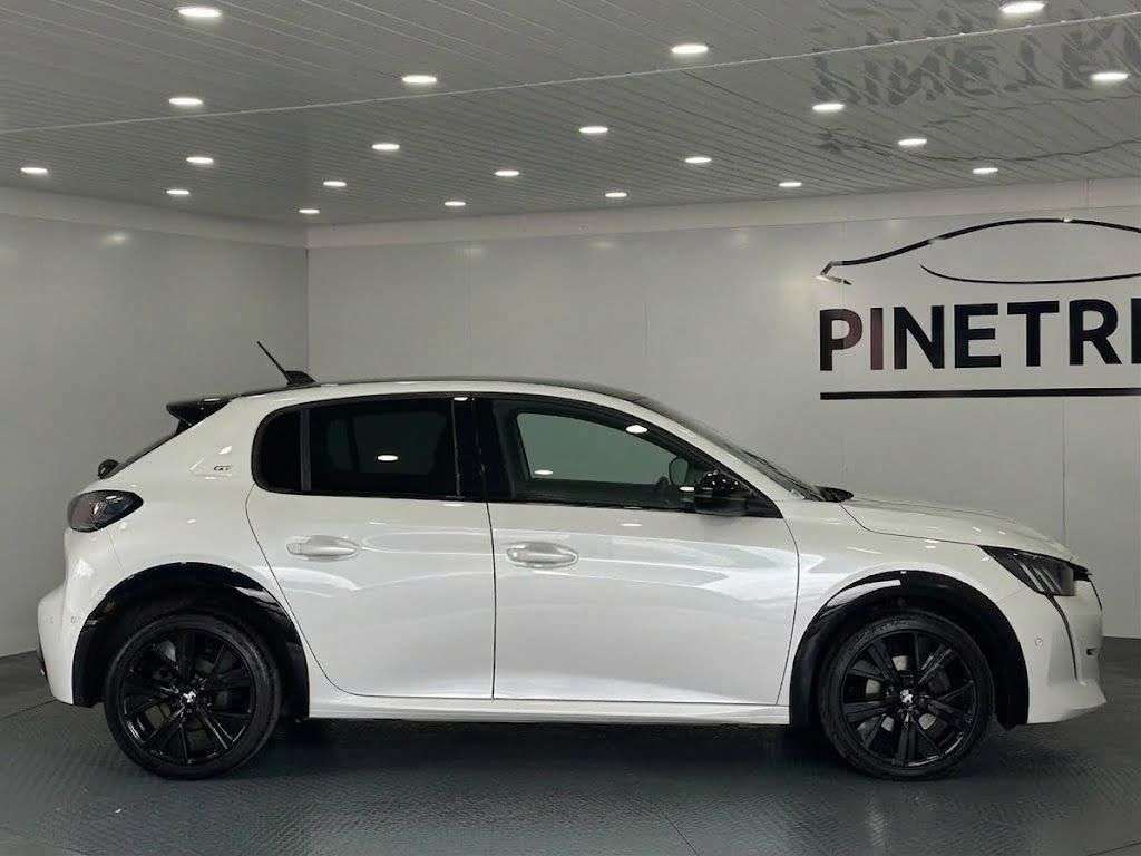 2021 PEUGEOT 208 2021 PEUGEOT 208