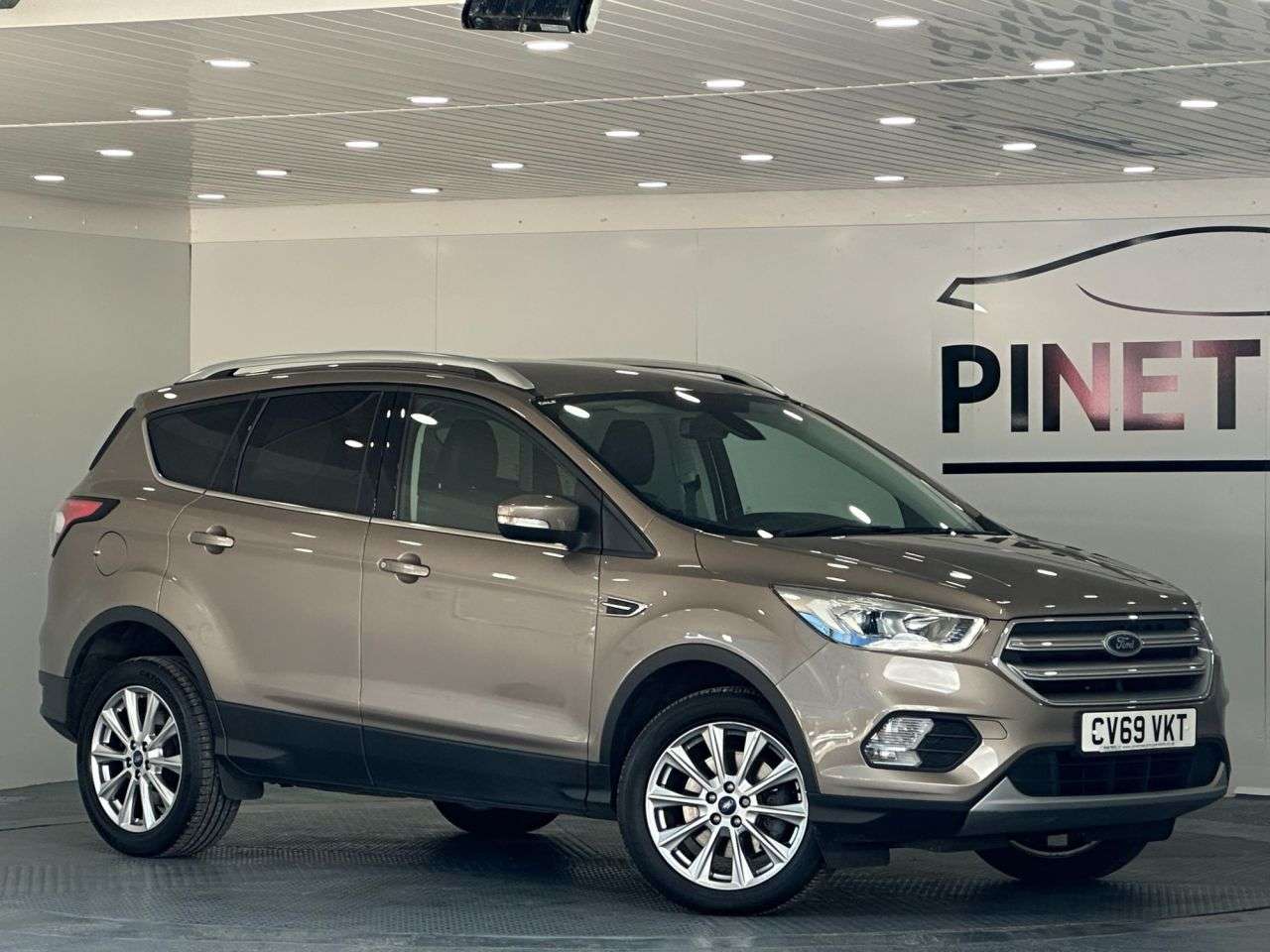 A 2019 FORD KUGA 2.0 TDCi EcoBlue Titanium Edition SUV 5dr Diesel Powershift Euro 6 (120 ps) A 2019 FORD KUGA 2.0 TDCi EcoBlue Titanium Edition SUV 5dr Diesel Powershift Euro 6 (120 ps)