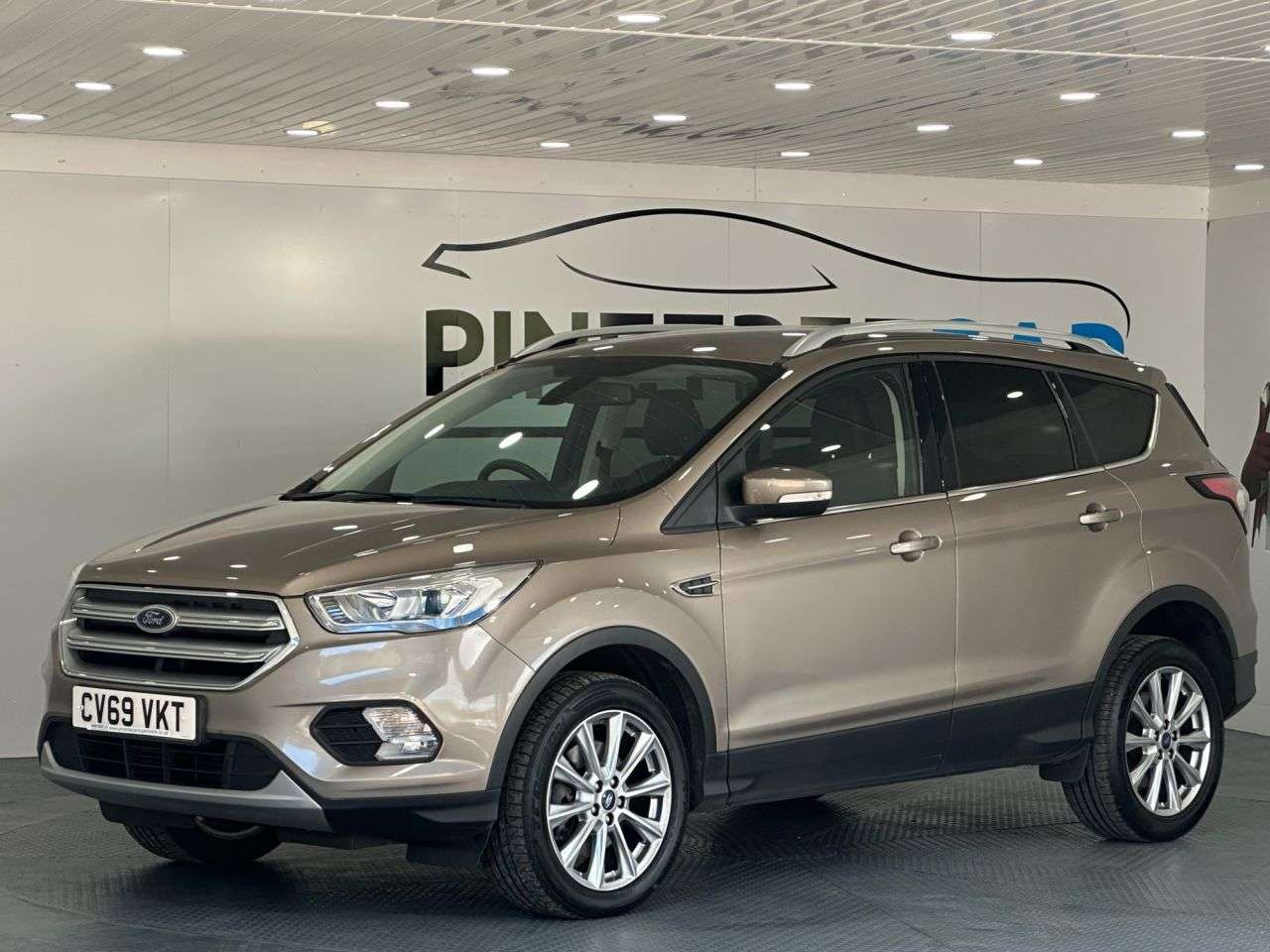 A 2019 FORD KUGA 2.0 TDCi EcoBlue Titanium Edition SUV 5dr Diesel Powershift Euro 6 (120 ps) A 2019 FORD KUGA 2.0 TDCi EcoBlue Titanium Edition SUV 5dr Diesel Powershift Euro 6 (120 ps)