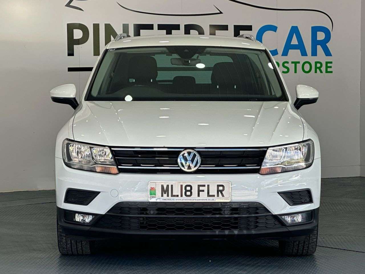 A 2018 VOLKSWAGEN TIGUAN 2.0 TDI SE SUV 5dr Diesel Manual Euro 6 (s/s) (150 ps) A 2018 VOLKSWAGEN TIGUAN 2.0 TDI SE SUV 5dr Diesel Manual Euro 6 (s/s) (150 ps)