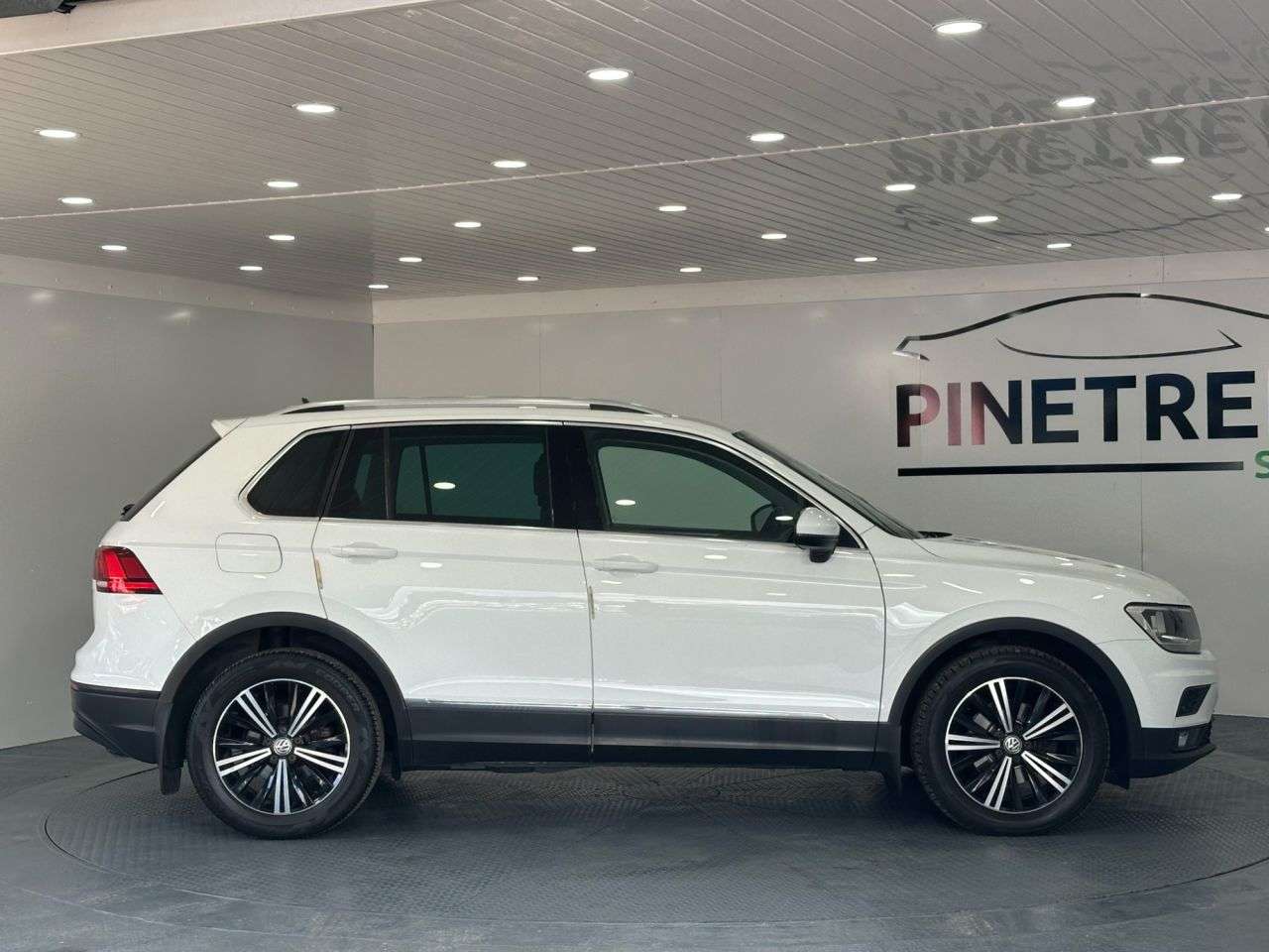2018 VOLKSWAGEN TIGUAN 2018 VOLKSWAGEN TIGUAN