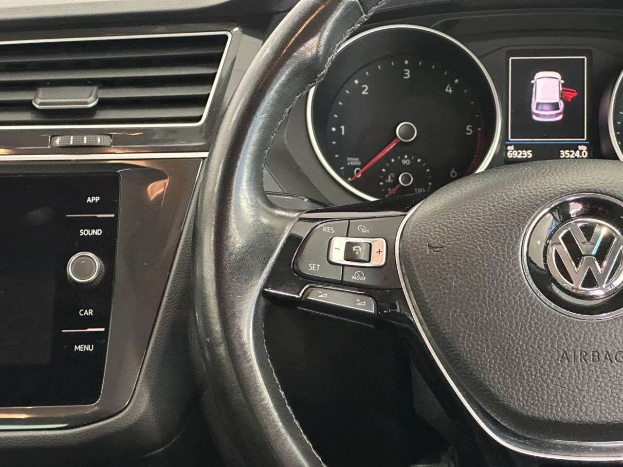 2018 VOLKSWAGEN TIGUAN 2018 VOLKSWAGEN TIGUAN