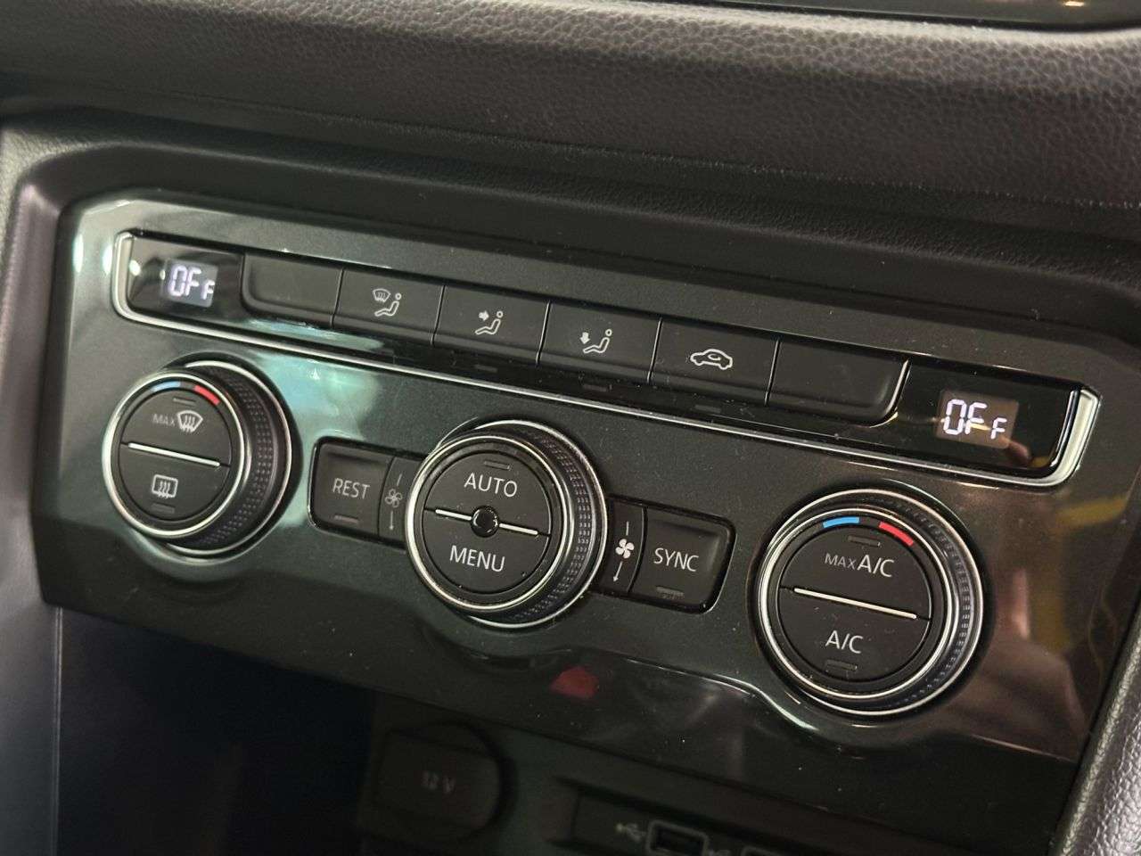 2018 VOLKSWAGEN TIGUAN 2018 VOLKSWAGEN TIGUAN