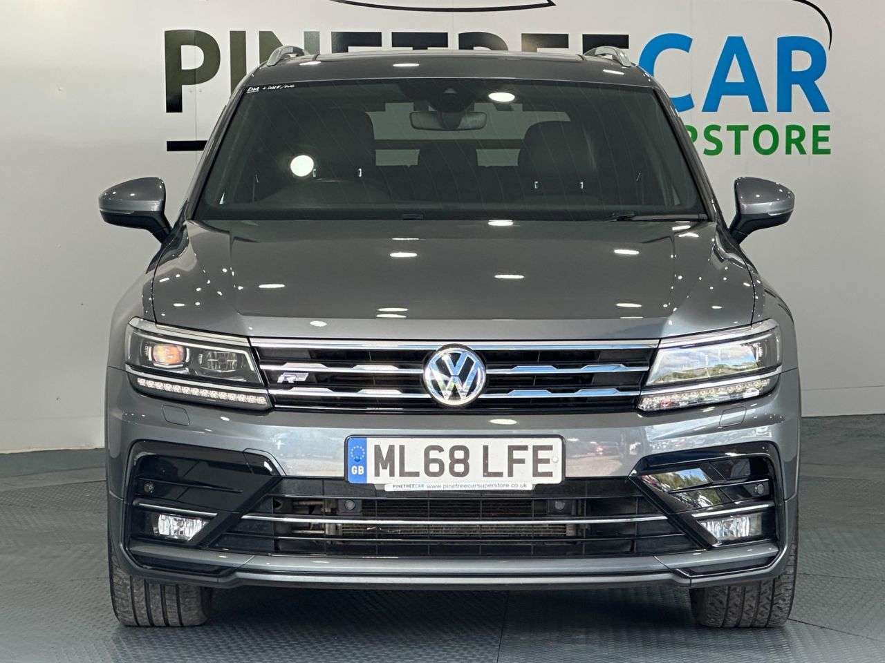 A 2018 VOLKSWAGEN TIGUAN ALLSPACE 2.0 TDI R-Line SUV 5dr Diesel Manual 4Motion Euro 6 (s/s) (150 ps) A 2018 VOLKSWAGEN TIGUAN ALLSPACE 2.0 TDI R-Line SUV 5dr Diesel Manual 4Motion Euro 6 (s/s) (150 ps)