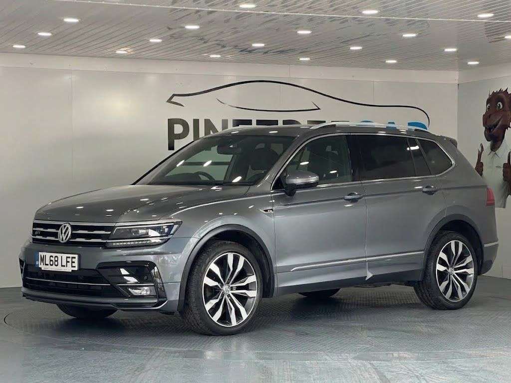 A 2018 VOLKSWAGEN TIGUAN ALLSPACE 2.0 TDI R-Line SUV 5dr Diesel Manual 4Motion Euro 6 (s/s) (150 ps) A 2018 VOLKSWAGEN TIGUAN ALLSPACE 2.0 TDI R-Line SUV 5dr Diesel Manual 4Motion Euro 6 (s/s) (150 ps)