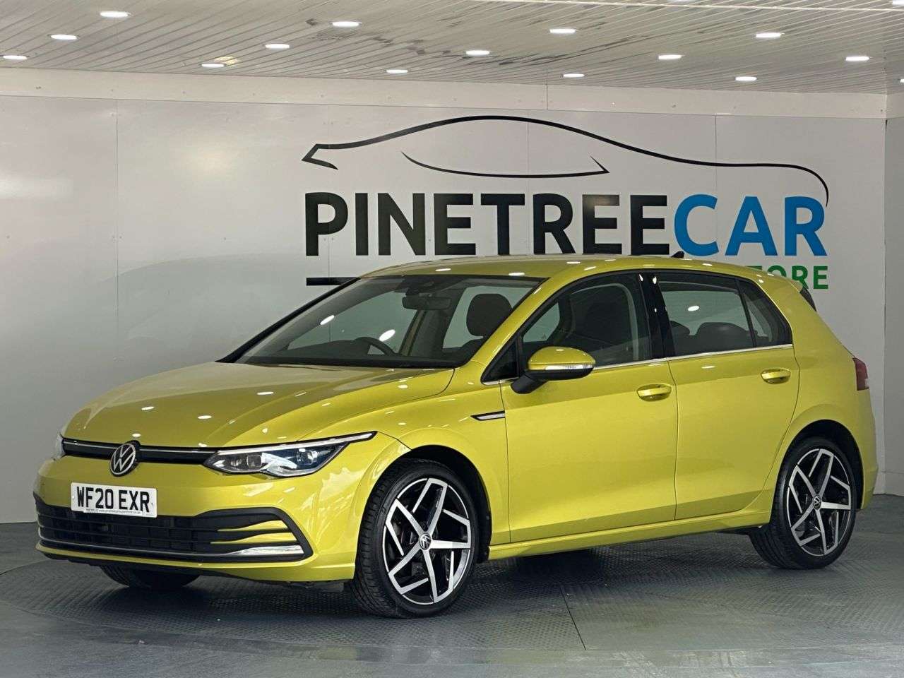 A 2020 VOLKSWAGEN GOLF 1.5 eTSI MHEV Style Hatchback 5dr Petrol Hybrid DSG Euro 6 (s/s) (150 ps) A 2020 VOLKSWAGEN GOLF 1.5 eTSI MHEV Style Hatchback 5dr Petrol Hybrid DSG Euro 6 (s/s) (150 ps)