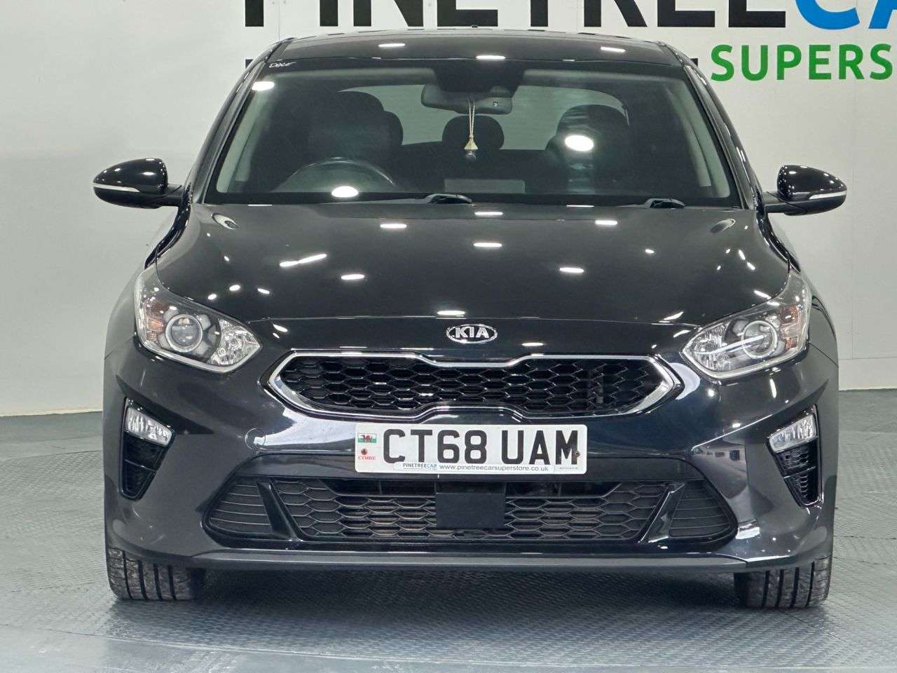 A 2019 KIA CEED 1.4 T-GDi 3 Hatchback 5dr Petrol Manual Euro 6 (s/s) (138 bhp) A 2019 KIA CEED 1.4 T-GDi 3 Hatchback 5dr Petrol Manual Euro 6 (s/s) (138 bhp)