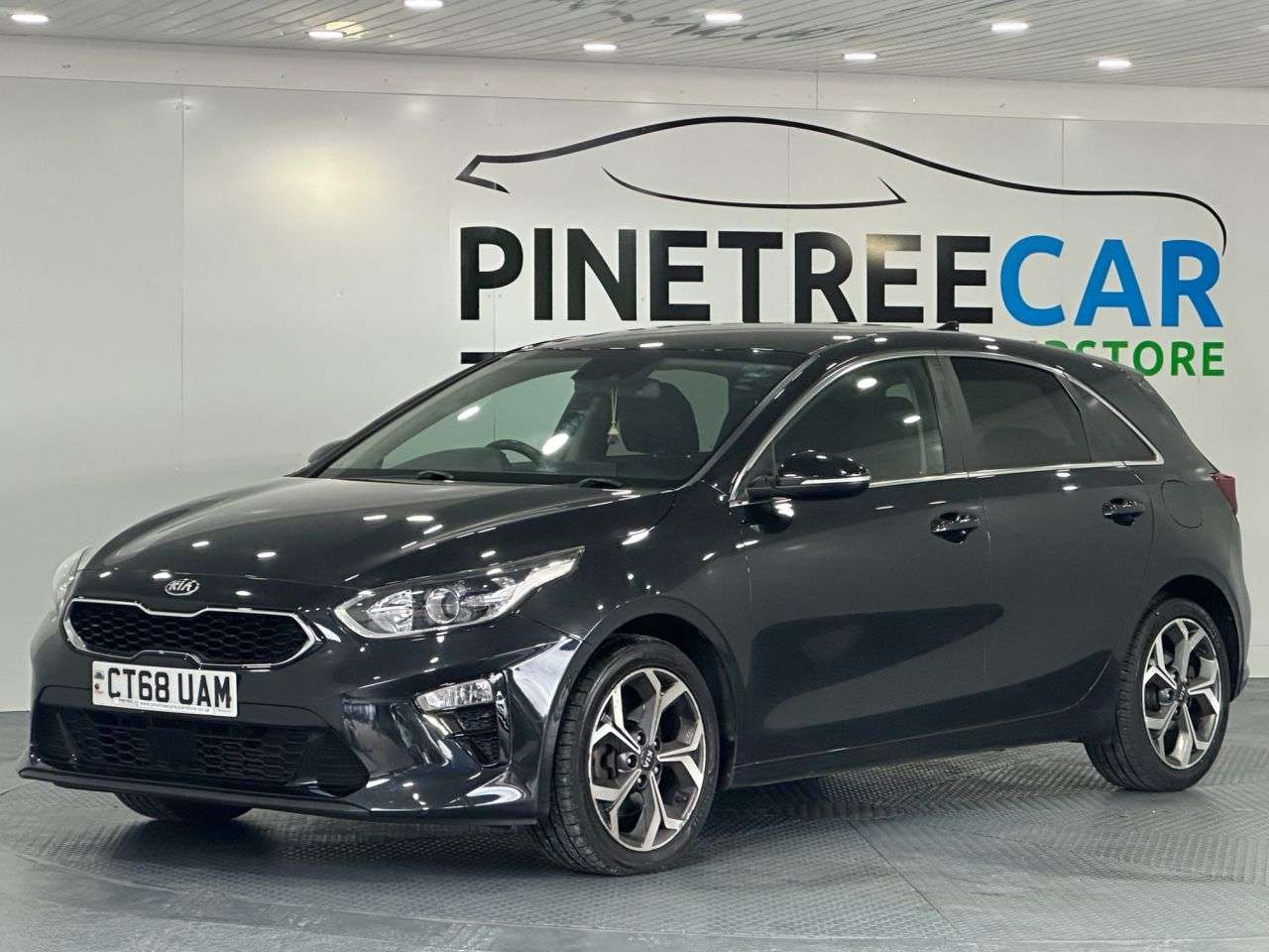 A 2019 KIA CEED 1.4 T-GDi 3 Hatchback 5dr Petrol Manual Euro 6 (s/s) (138 bhp) A 2019 KIA CEED 1.4 T-GDi 3 Hatchback 5dr Petrol Manual Euro 6 (s/s) (138 bhp)