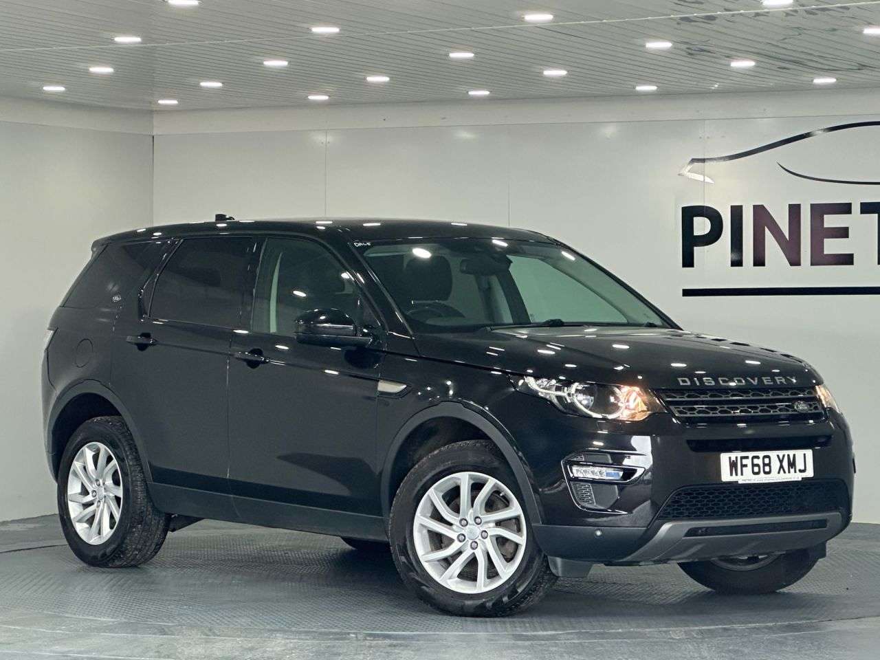 A 2018 LAND ROVER DISCOVERY SPORT 2.0 TD4 SE Tech SUV 5dr Diesel Auto 4WD Euro 6 (s/s) (180 ps) A 2018 LAND ROVER DISCOVERY SPORT 2.0 TD4 SE Tech SUV 5dr Diesel Auto 4WD Euro 6 (s/s) (180 ps)