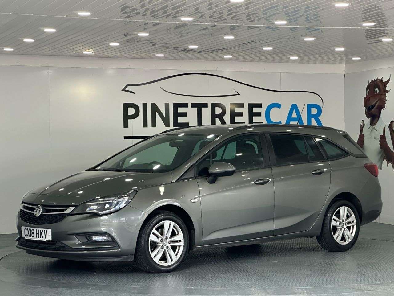A 2018 VAUXHALL ASTRA 1.4i Design Sports Tourer 5dr Petrol Manual Euro 6 (100 ps) A 2018 VAUXHALL ASTRA 1.4i Design Sports Tourer 5dr Petrol Manual Euro 6 (100 ps)